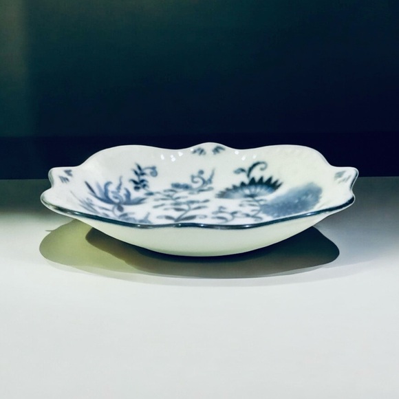 Vintage Blue Onion Porcelain Crossed Sword Germany Candy Serving Dish - Picture 4 of 4